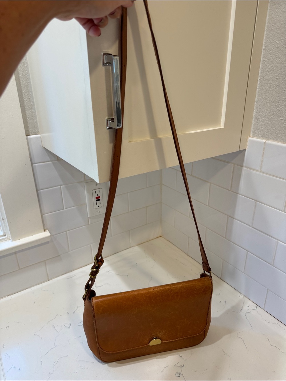 Madewell Tan Leather Flap Crossbody with Gold Clasp - Picture 6 of 7